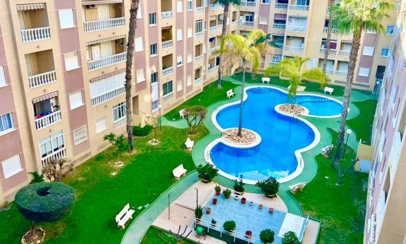 Resale - Apartment -
Torrevieja - Centro