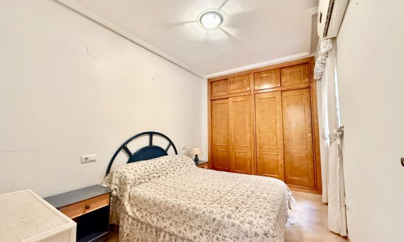 Revente - Apartment -
Torrevieja - Centro