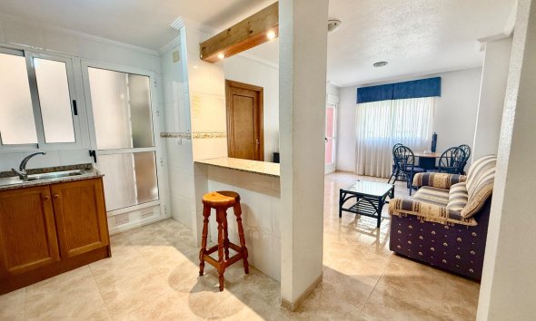 Revente - Apartment -
Torrevieja - Centro