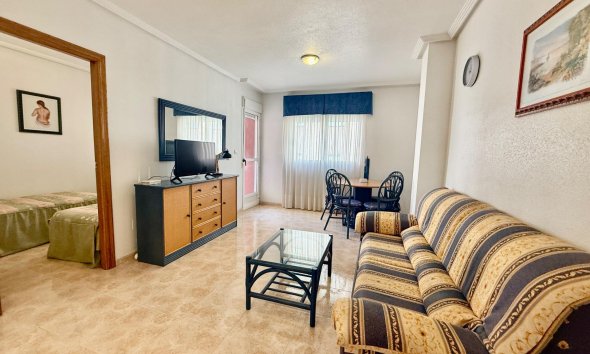 Revente - Apartment -
Torrevieja - Centro