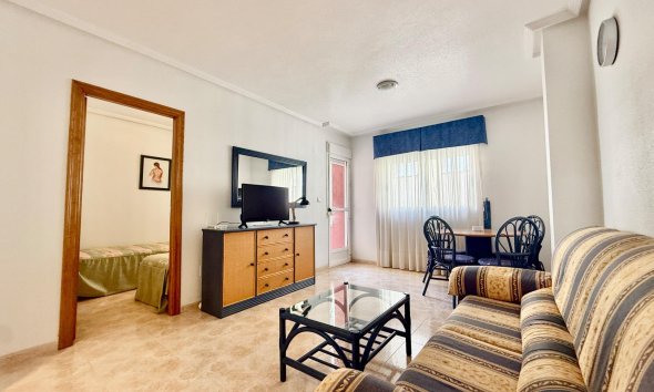 Revente - Apartment -
Torrevieja - Centro