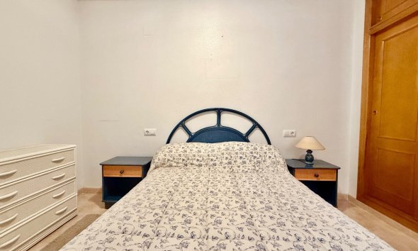 Revente - Apartment -
Torrevieja - Centro