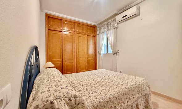 Revente - Apartment -
Torrevieja - Centro