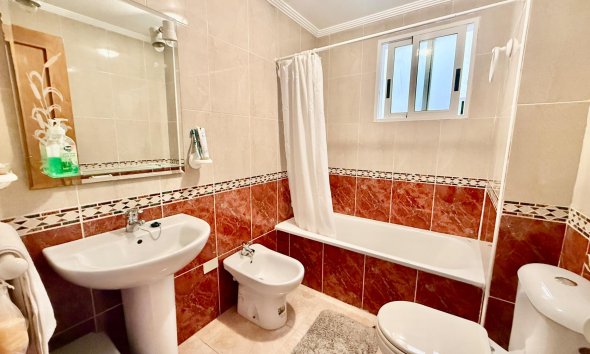 Revente - Apartment -
Torrevieja - Centro