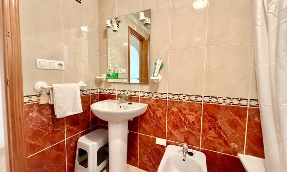 Revente - Apartment -
Torrevieja - Centro