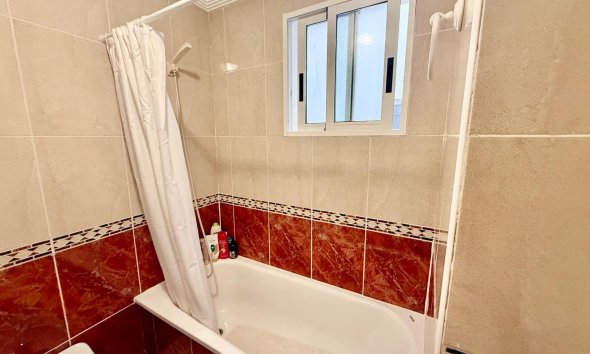 Revente - Apartment -
Torrevieja - Centro