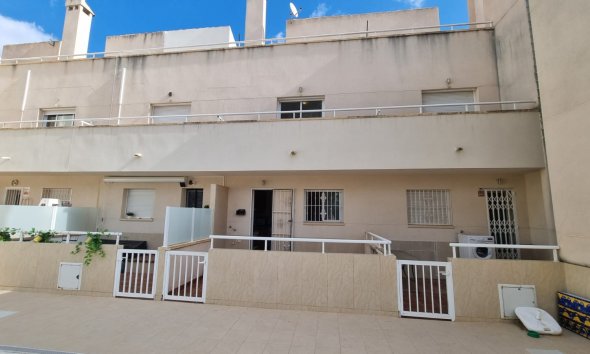 Revente - Villa -
Orihuela Costa - Costa Blanca