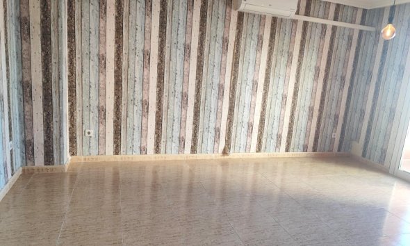 Resale - Apartment -
Torrevieja - Centro