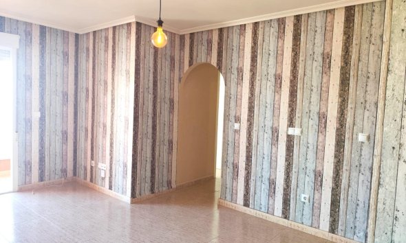 Resale - Apartment -
Torrevieja - Centro