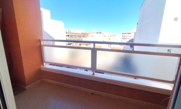 Resale - Apartment -
Torrevieja - Centro