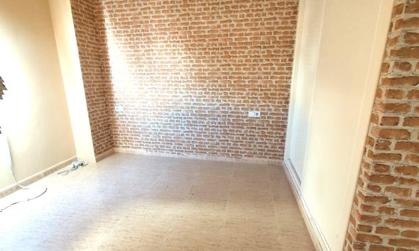 Resale - Apartment -
Torrevieja - Centro