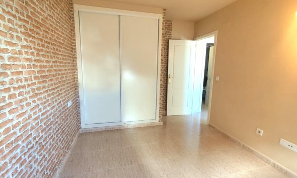Resale - Apartment -
Torrevieja - Centro