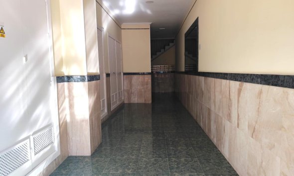 Resale - Apartment -
Torrevieja - Centro