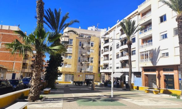 Resale - Apartment -
Torrevieja - Centro
