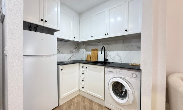 Revente - Apartment -
Torrevieja - Parque de las Naciones