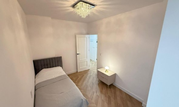 Revente - Apartment -
Torrevieja - Parque de las Naciones