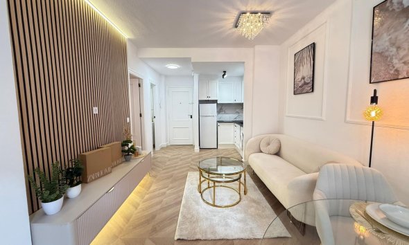 Revente - Apartment -
Torrevieja - Parque de las Naciones