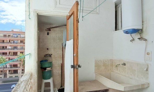 Reventa - Ático -
Torrevieja - Playa De Los Naufragos