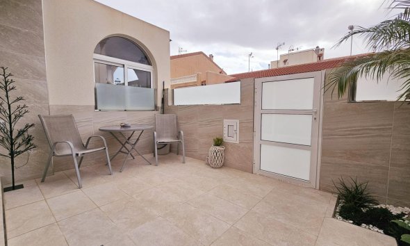 Reventa - Duplex -
Torrevieja - La Siesta