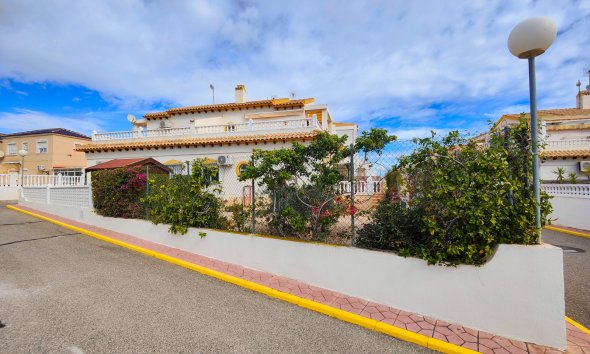 Reventa - Town House -
Orihuela Costa - Costa Blanca