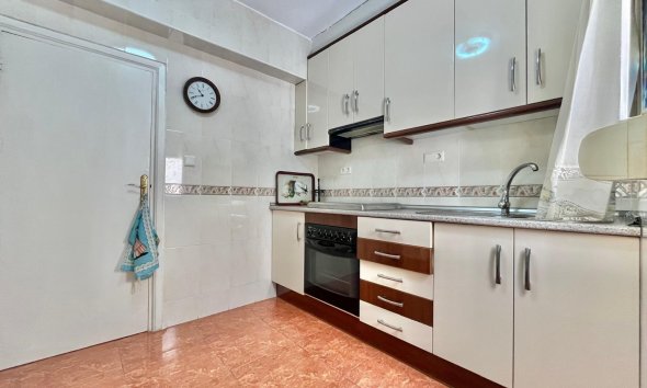 Revente - Apartment -
Torrevieja - Estacion De Autobuses