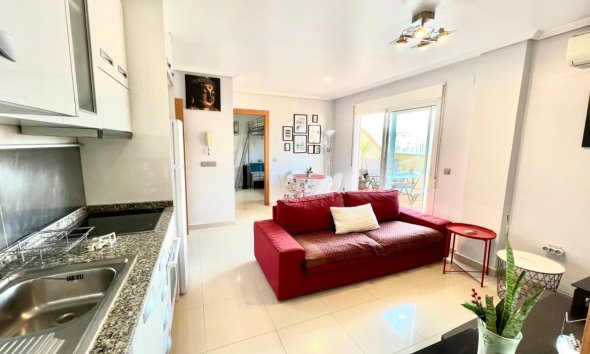 Reventa - Ático -
Torrevieja - Centro