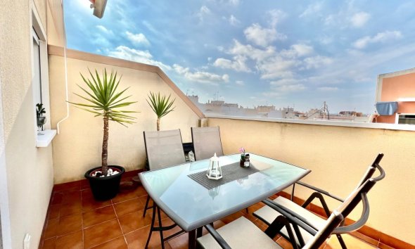 Reventa - Ático -
Torrevieja - Centro