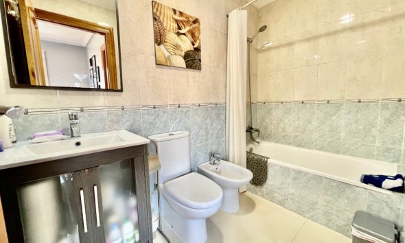 Reventa - Ático -
Torrevieja - Centro