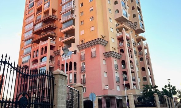 Resale - Apartment -
Torrevieja - Playa de los Locos