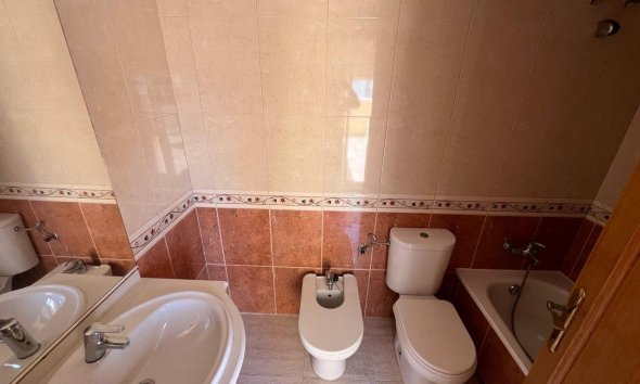 Reventa - Ático -
Guardamar del Segura - Puerto Deportivo