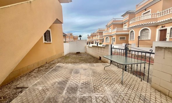 Resale - Bungalow -
San Fulgencio - La Marina
