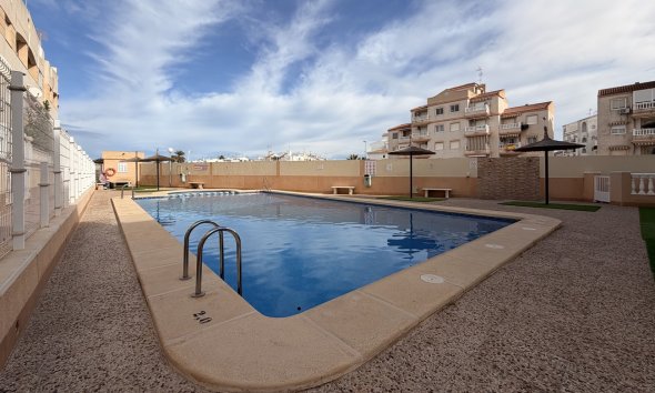 Reventa - Apartment -
Torrevieja - Urb. Calas Blancas III