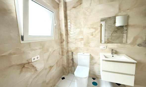 Reventa - Apartment -
Torrevieja - Centro