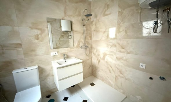 Reventa - Apartment -
Torrevieja - Centro