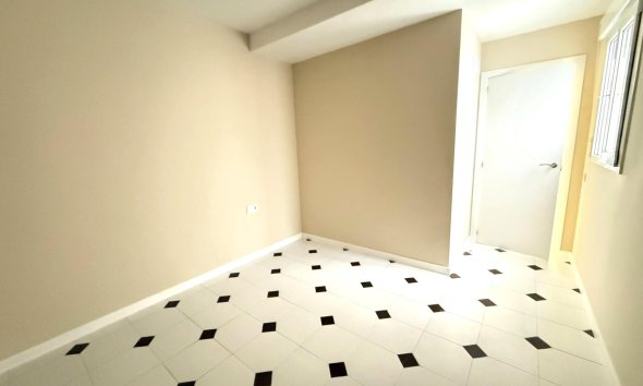 Reventa - Apartment -
Torrevieja - Centro