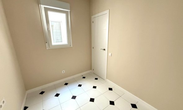 Reventa - Apartment -
Torrevieja - Centro