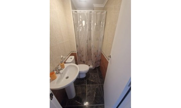 Resale - Apartment -
Torrevieja - Centro - Muelle Pesquero