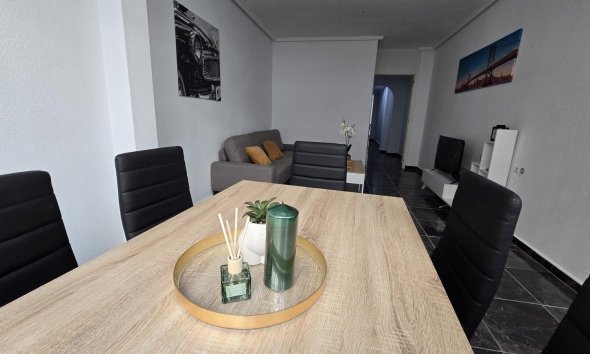 Resale - Apartment -
Torrevieja - Centro - Muelle Pesquero