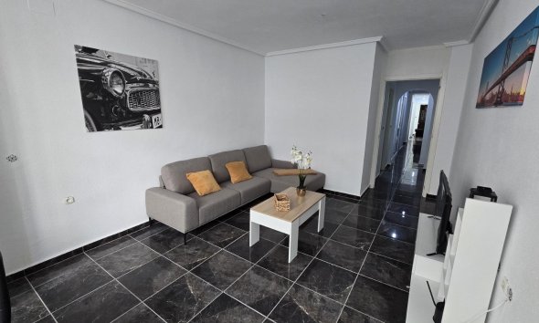 Resale - Apartment -
Torrevieja - Centro - Muelle Pesquero