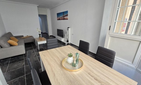 Resale - Apartment -
Torrevieja - Centro - Muelle Pesquero