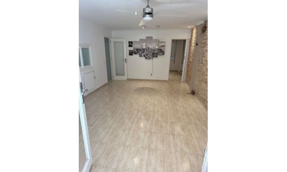 Resale - Apartment -
Torrevieja - El Acequión - Los Náufragos