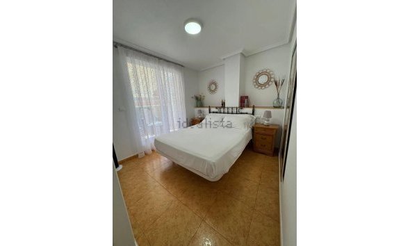 Reventa - Ático -
Torrevieja - La Mata