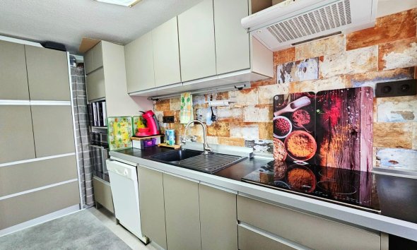 Resale - Apartment -
Torrevieja - Playa De Los Naufragos