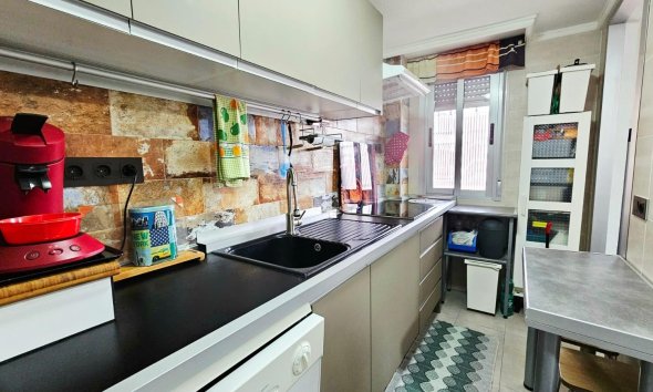 Resale - Apartment -
Torrevieja - Playa De Los Naufragos