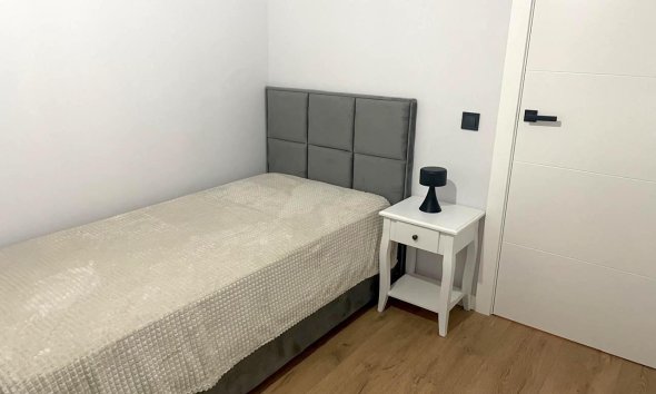 Revente - Apartment -
Torrevieja - Paseo Maritimo