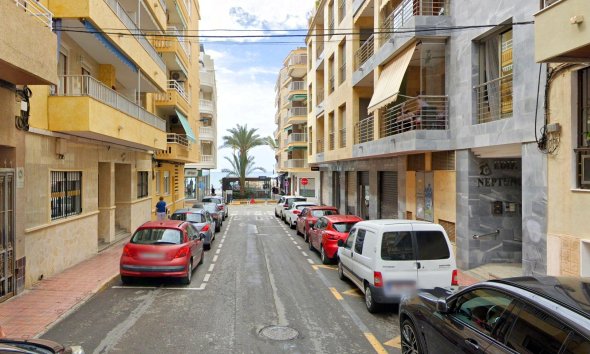 Revente - Apartment -
Torrevieja - Paseo Maritimo