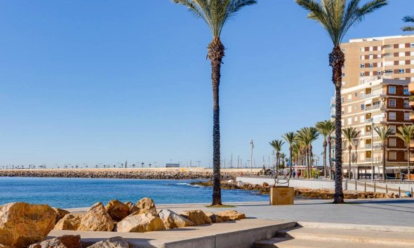 Revente - Apartment -
Torrevieja - Paseo Maritimo