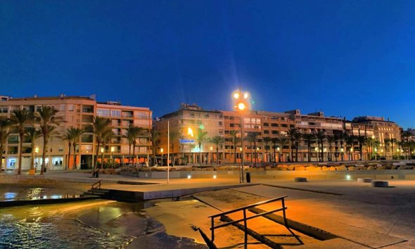 Revente - Apartment -
Torrevieja - Paseo Maritimo