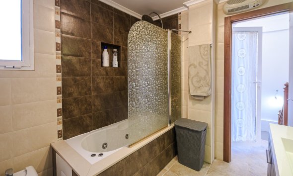 Revente - Villa -
Benferri - Inland