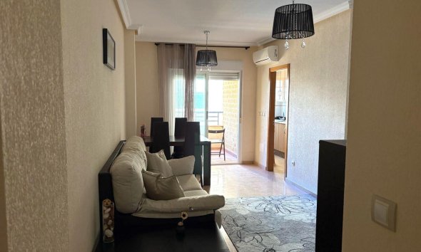 Revente - Apartment -
Torrevieja - Centro